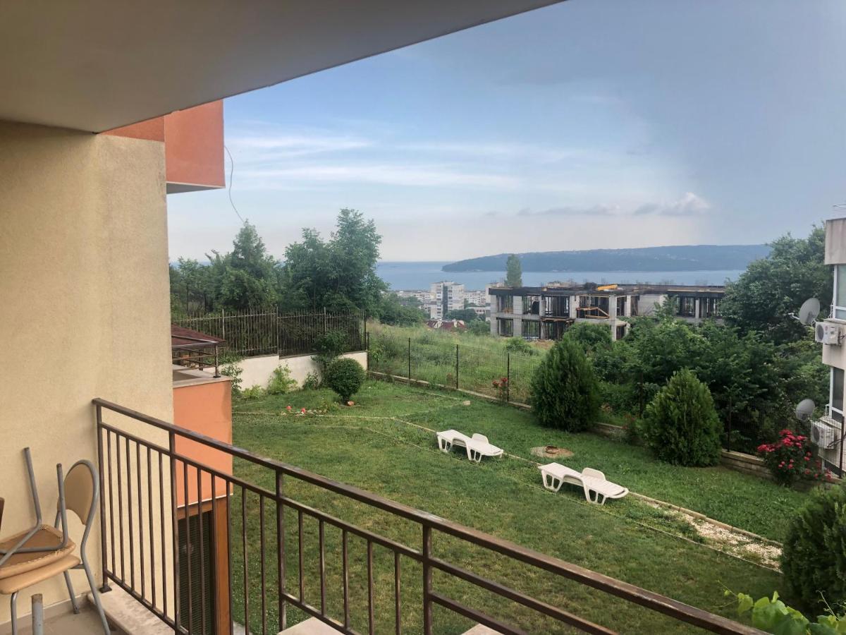 The View Apartment Varna Bagian luar foto