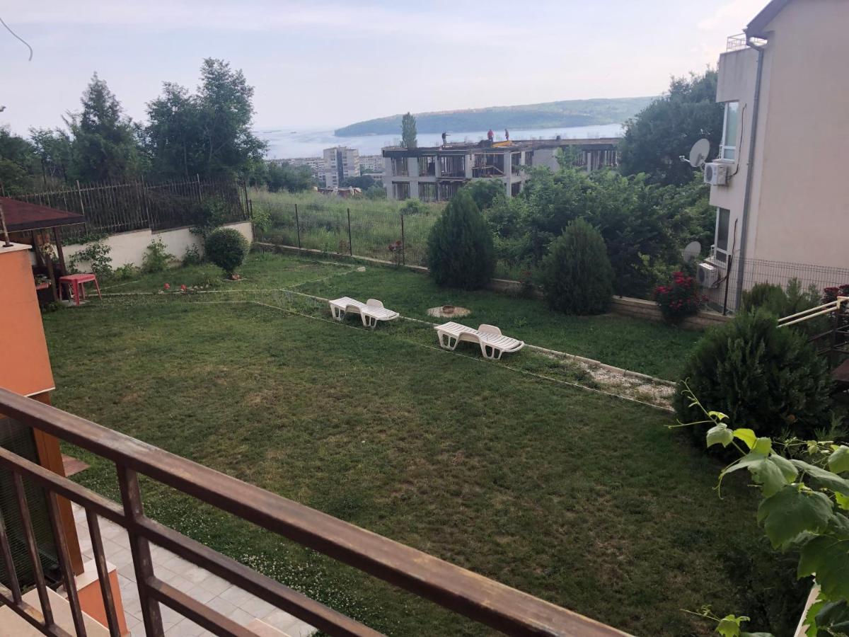 The View Apartment Varna Bagian luar foto